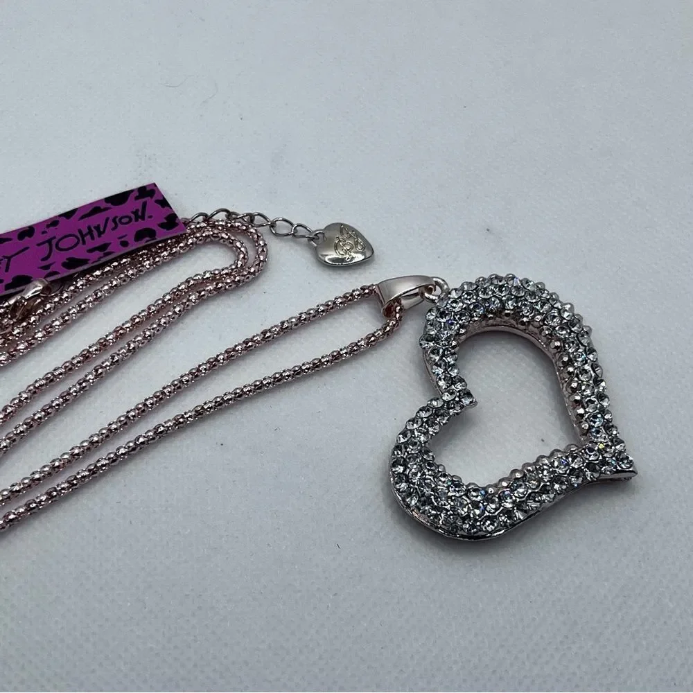 NECKLACE! Betsey Johnson Crystal Heart Pendant w/ “Rosegold” chain BNWT - Picture 6 of 8